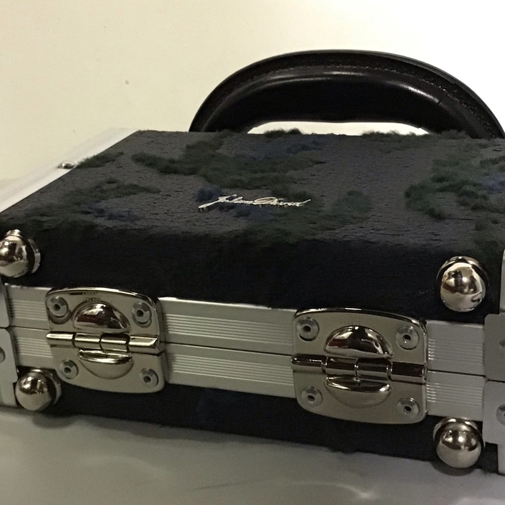 Julien David Case With Detachable Strap - image 4